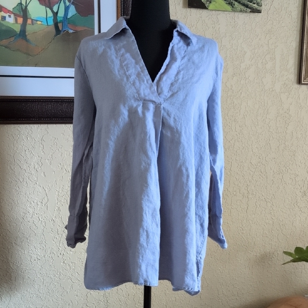 EUC Women's Light Blue Top